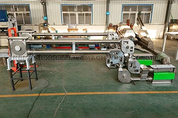 The tubular drag conveyor is entirely equipped with a sealed pipeline structure The tubular drag conveyor is entirely equipped with a sealed pipeline structure